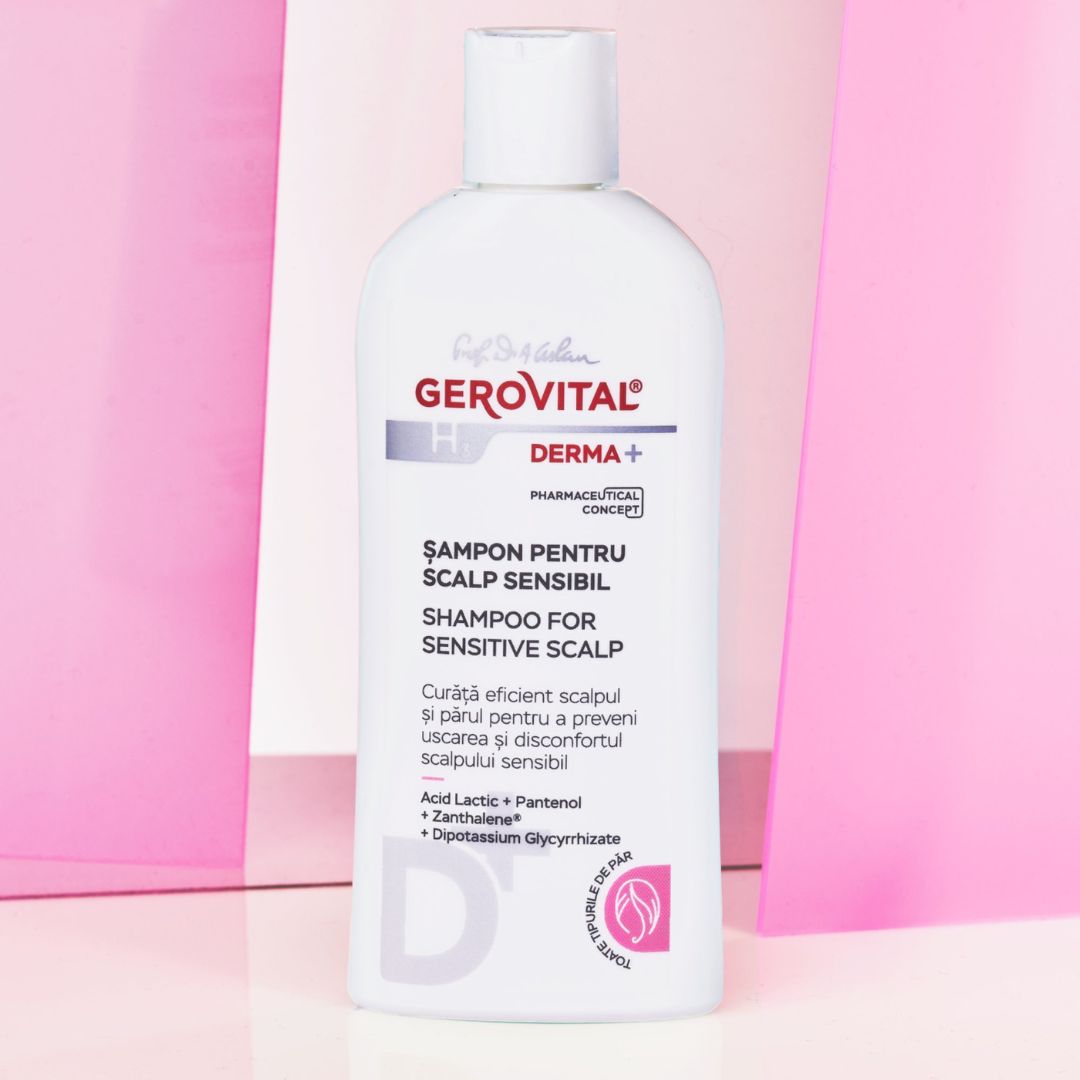 Gerovital Shampoo per cuoio capelluto sensibile. Flacone bianco, sfondo rosa. Testo e logo. Derma+.