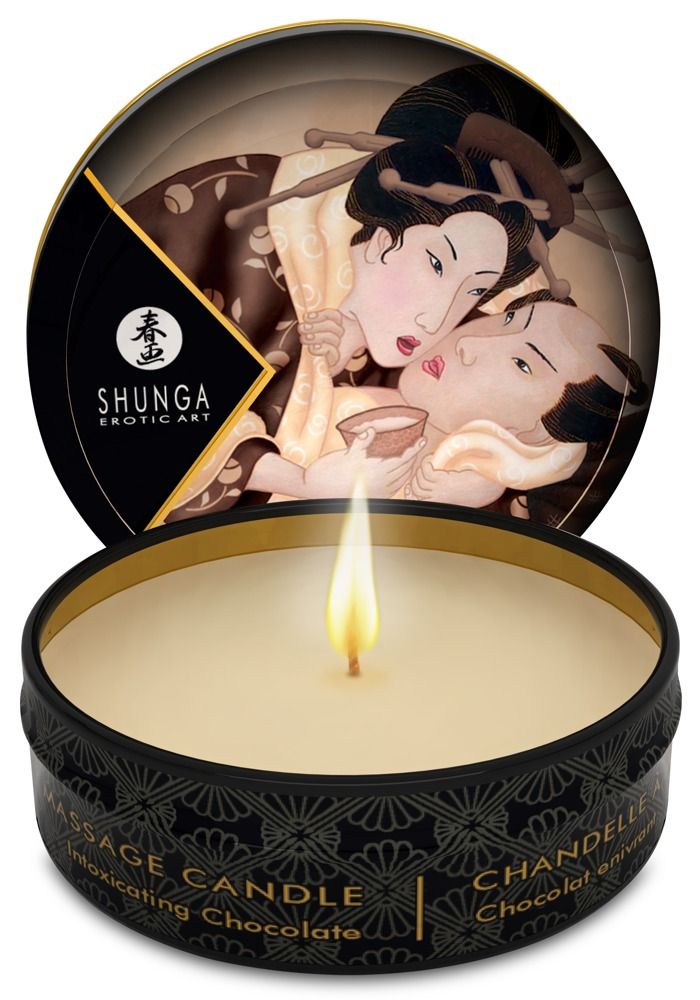Candela da massaggio accesa in lattina con aroma cioccolato e motivo erotico.