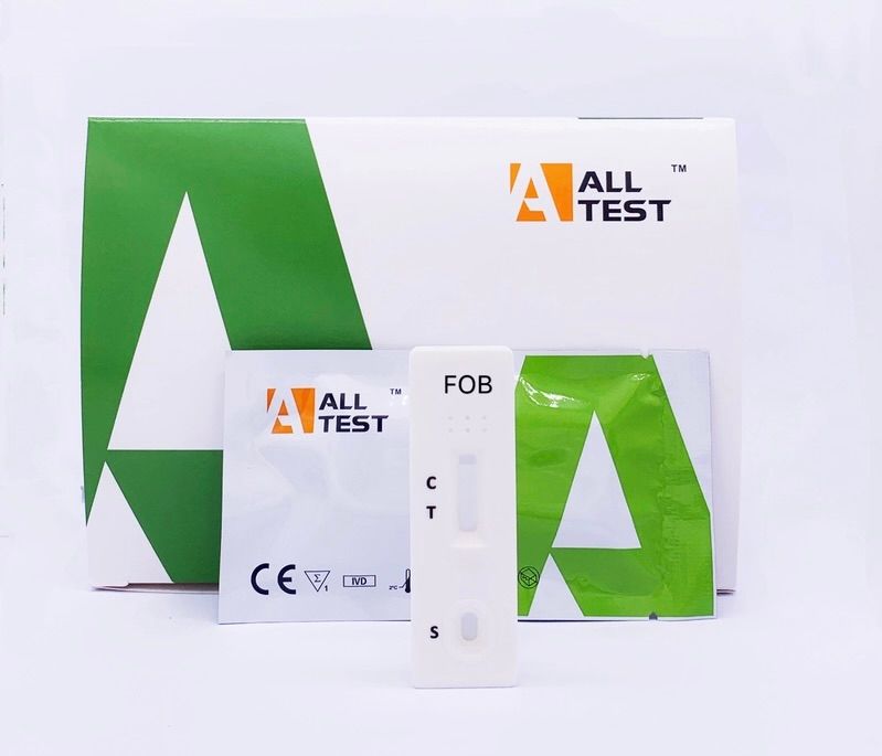 Kit di test con confezione. Stampa "ALL TEST". Striscia reattiva con "FOB" e marchio CE. Confezione verde e bianca.