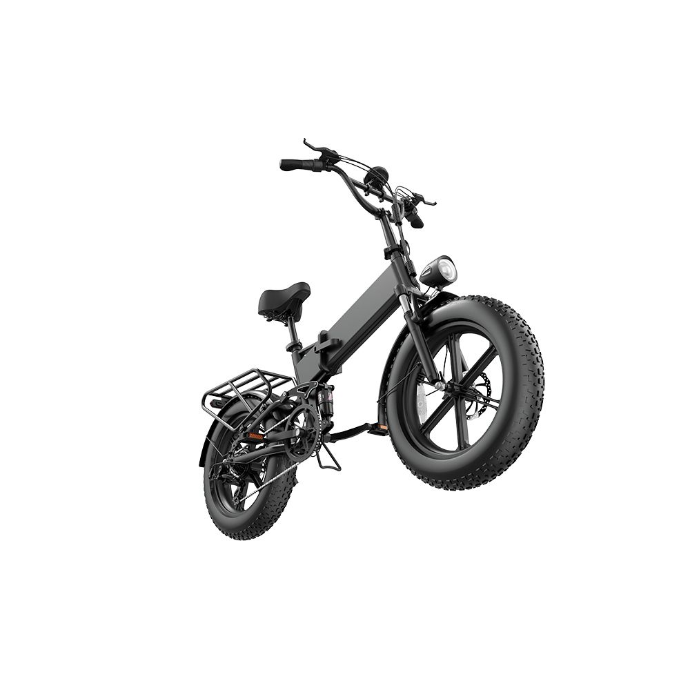 Bicicletta elettrica nera con pneumatici larghi, portapacchi e faro. Vista laterale, leggermente dal basso.