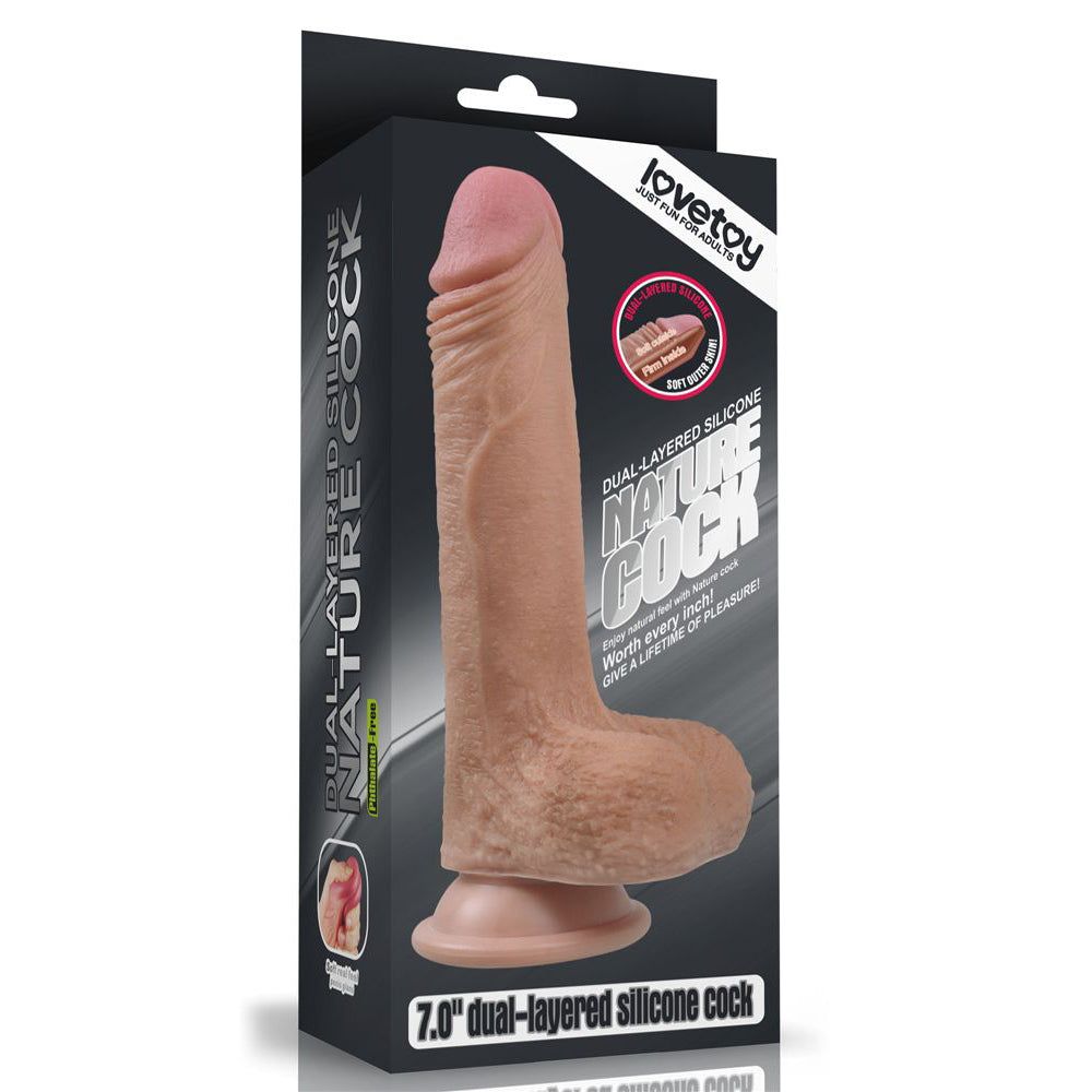 Dildo nella confezione. Scatola nera con immagine del prodotto e testo: NATURE COCK, 7.0" dual-layered silicone cock.