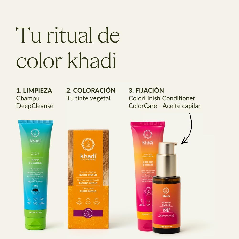Gamma di prodotti: shampoo, tinta vegetale, balsamo e olio. Marchio: Khadi. Testo: 'Tu ritual de color Khadi'.
