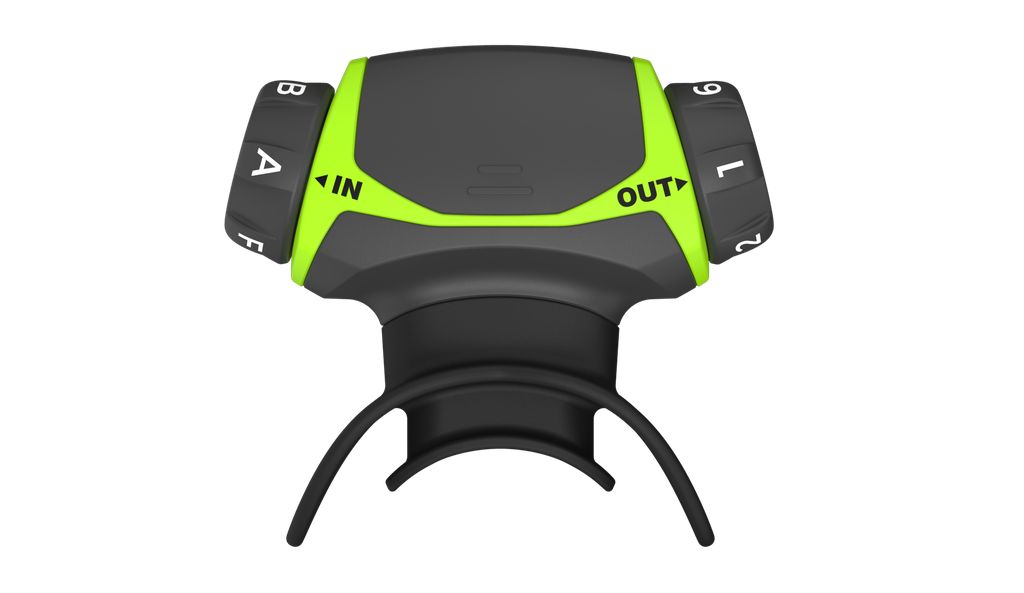 Allenatore respiratorio nero-verde con boccaglio. Sul dispositivo sono visibili numeri e le scritte 'IN' e 'OUT'.