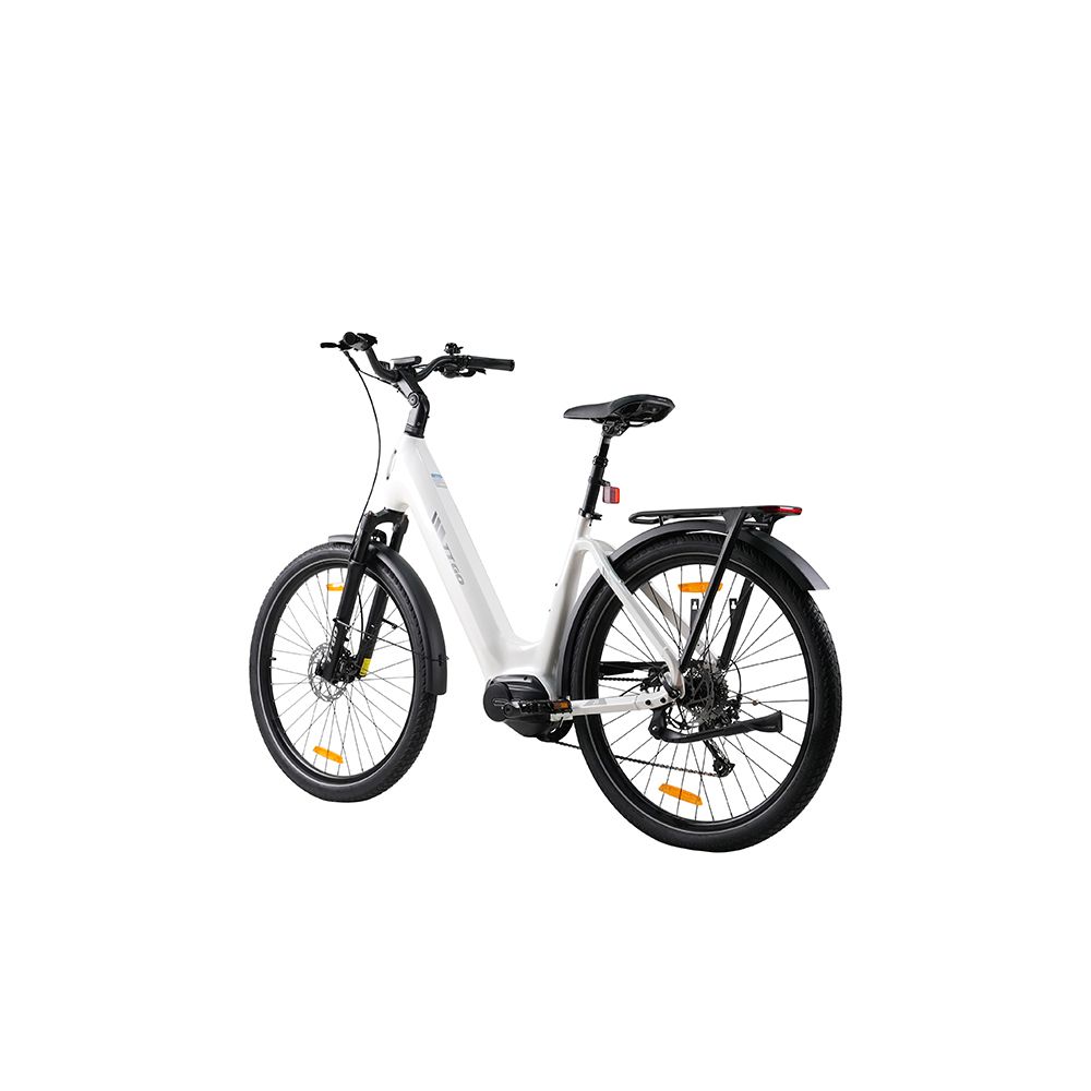 Bicicletta elettrica bianca, pneumatici e parafanghi neri. Portapacchi posteriore. Riflettori gialli sulle ruote.