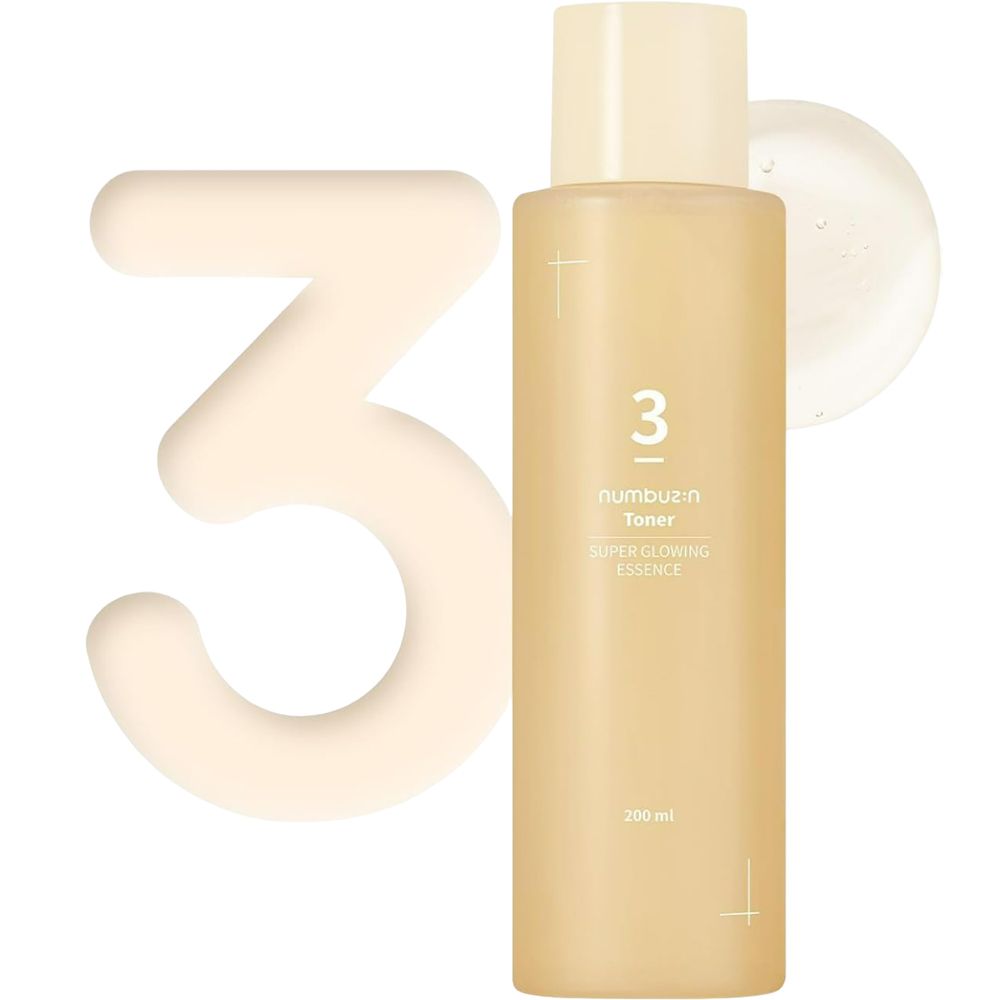 Flacone beige con scritta: 3, Numbuzin Toner, Super Glowing Essence. Accanto, un 3 in schiuma.