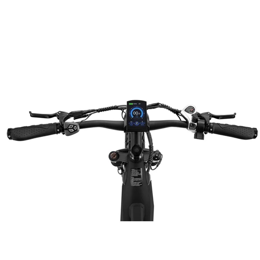 Manubrio di una bicicletta elettrica nera. Display digitale, comandi e cavi.