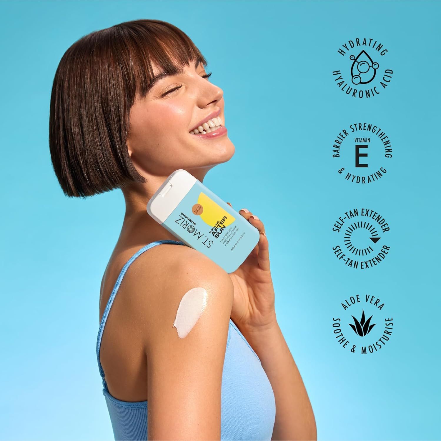 Donna tiene gel doposole ST. MORIZ. Crema sul braccio. Testo: Cooling After Sun, acido ialuronico, aloe vera e vitamine. 200ml. Self Tan Extender.