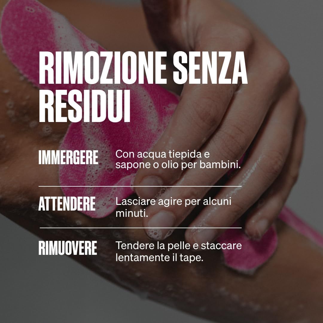 Quattro applicazioni di nastro kinesiologico: polpaccio, stinco, ginocchio, piede.