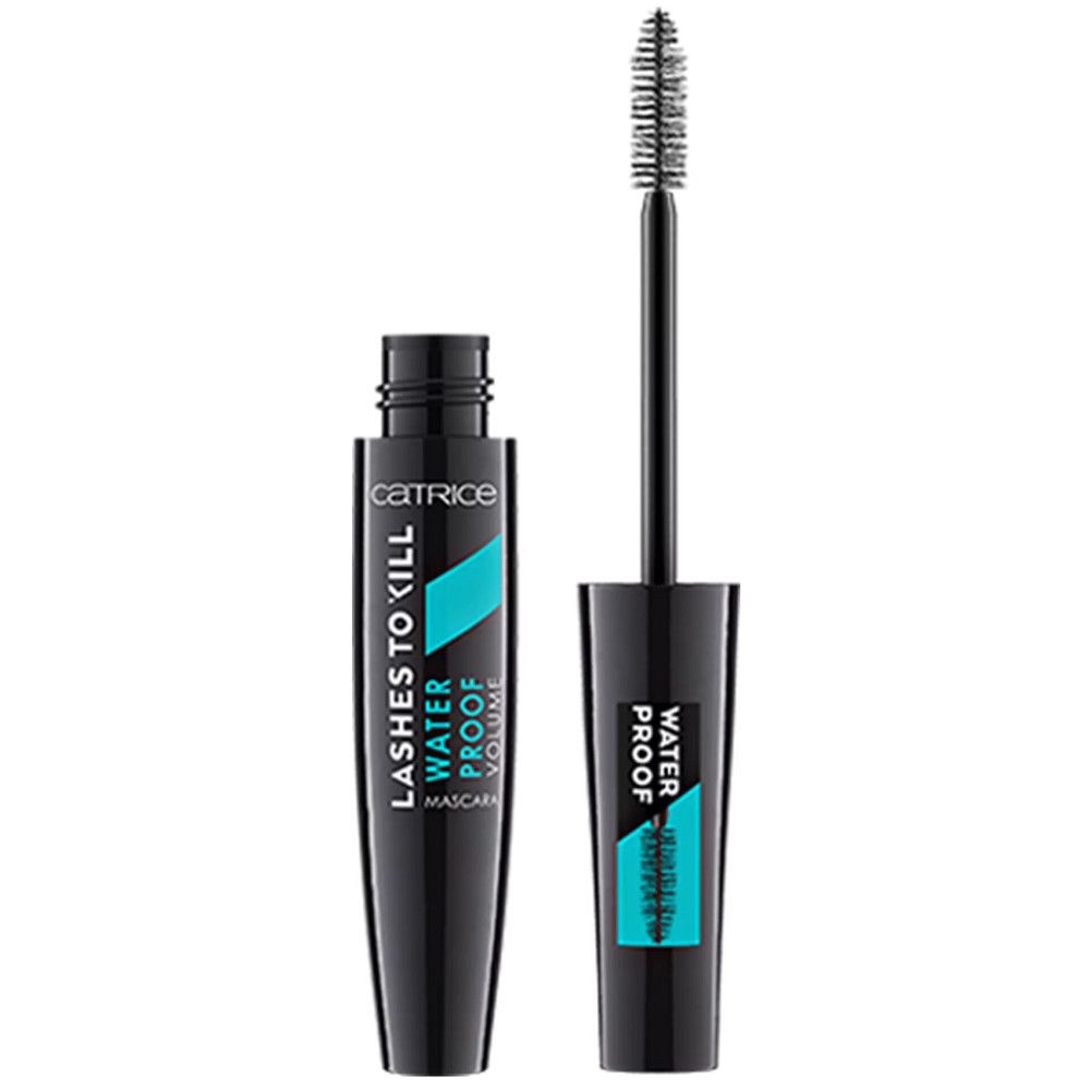 Spazzola e flacone di mascara neri. Scritta: LASHES TO KILL WATER PROOF VOLUME. Accenti turchesi. Flacone aperto con spazzola.
