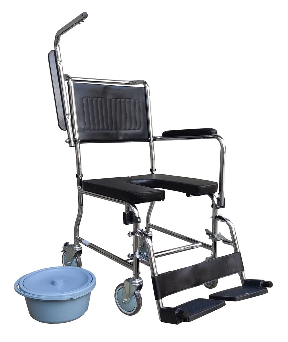 Sedia comoda con seduta imbottita, schienale, braccioli e poggiapiedi. Struttura cromata, quattro ruote. Secchio accanto.