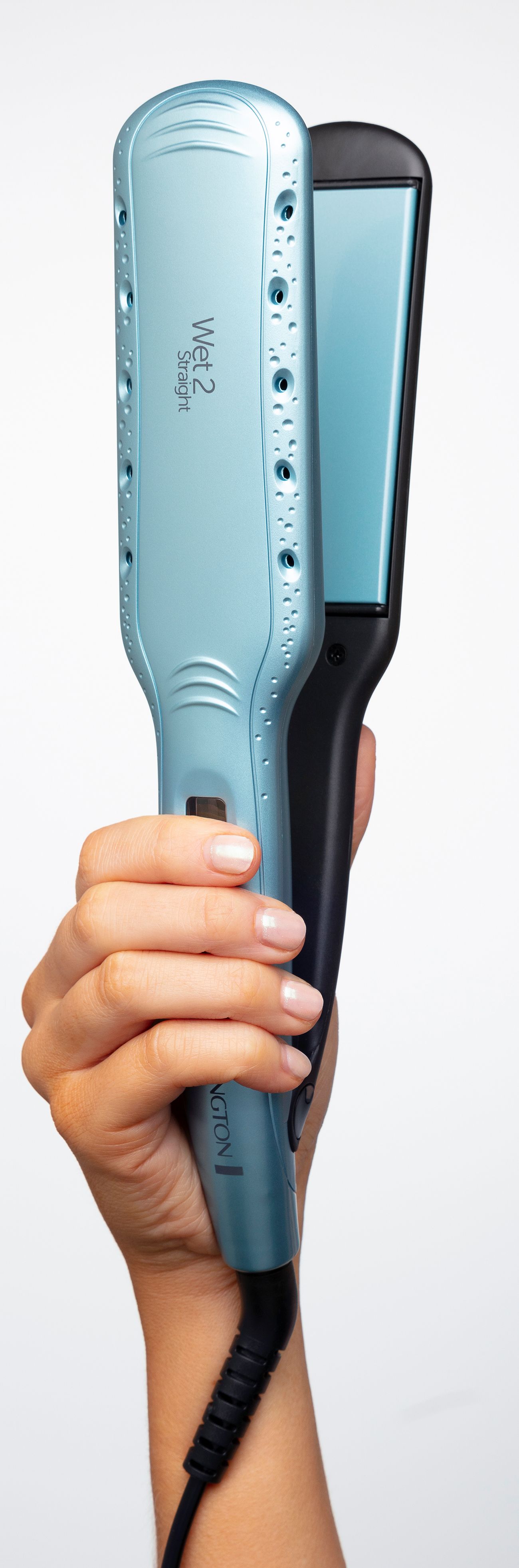 Liscia capelli azzurri con prese d'aria, tenuto in mano.
