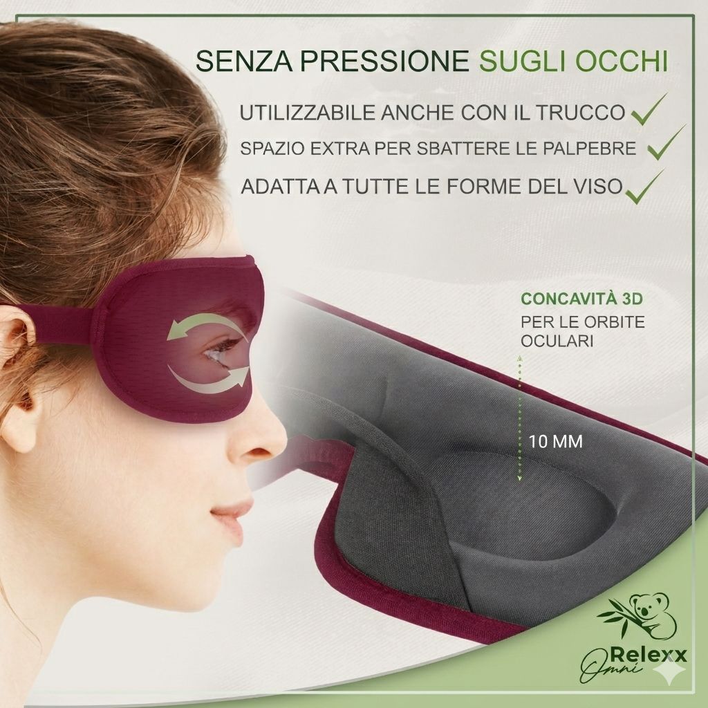 Donna con maschera per dormire bordeaux. Incavo 3D per le orbite oculari. Testo: "Senza pressione sugli occhi".