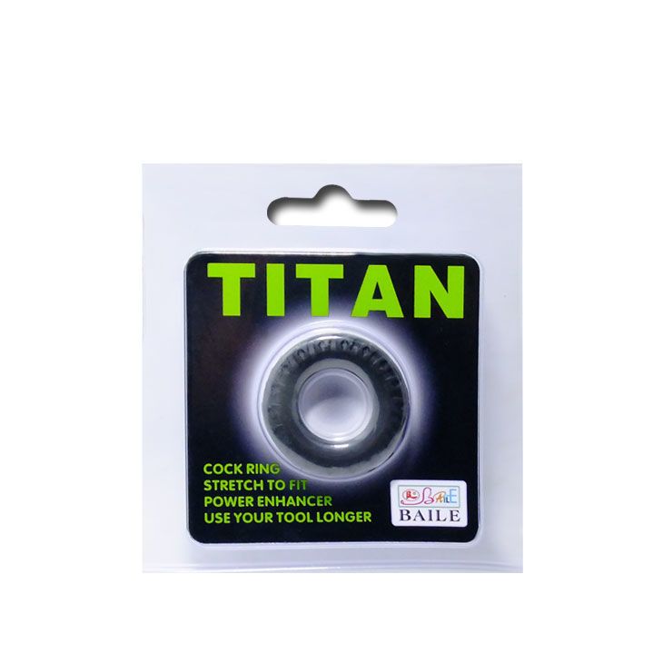 Confezione con anello nero, marca Titan.