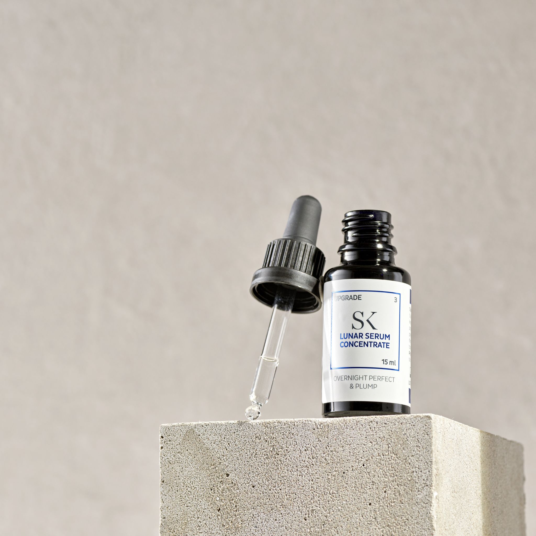 Skintegra Lunar Serum Concentrate  cura antietà e idratante per una pelle radiosa