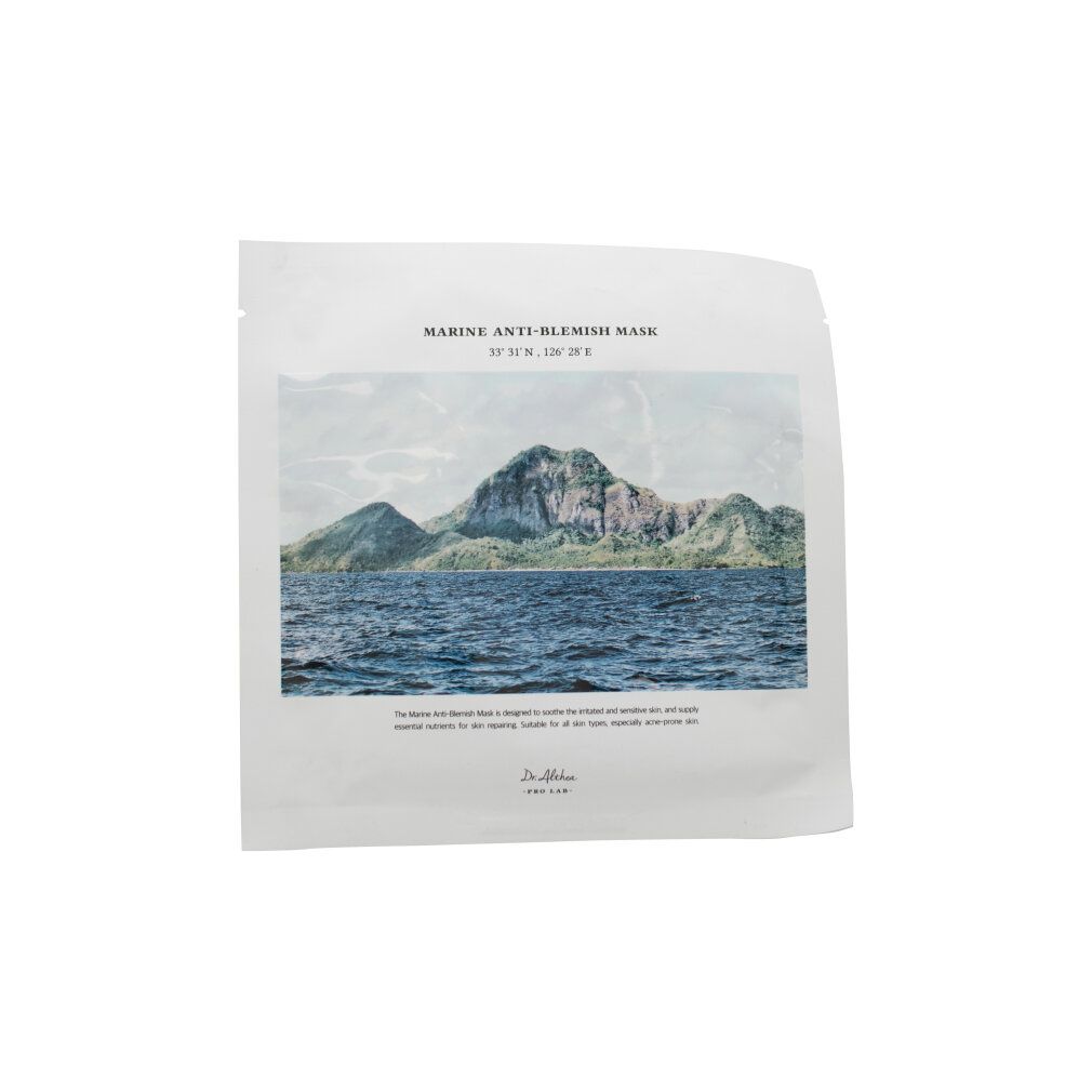 Confezione di maschera viso con motivo di montagna e mare, vista leggermente angolata.