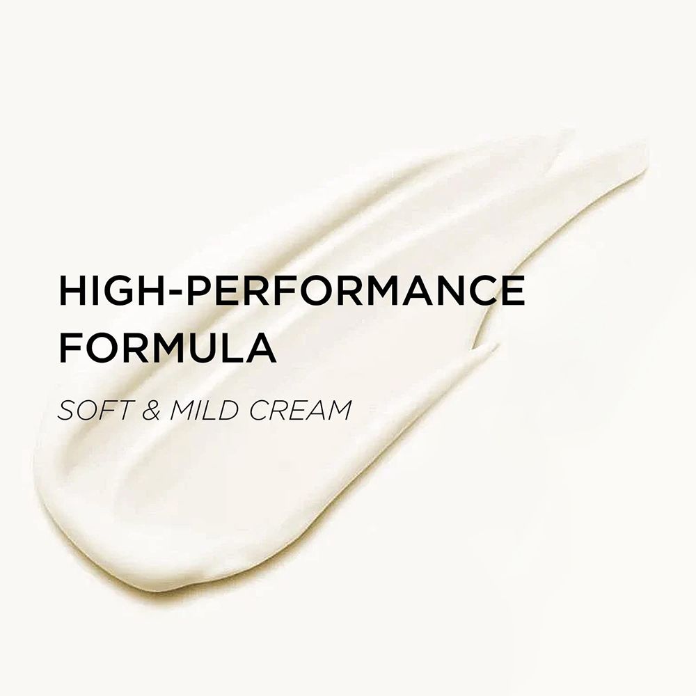 Strofinata di crema. Testo: HIGH-PERFORMANCE FORMULA, SOFT & MILD CREAM.