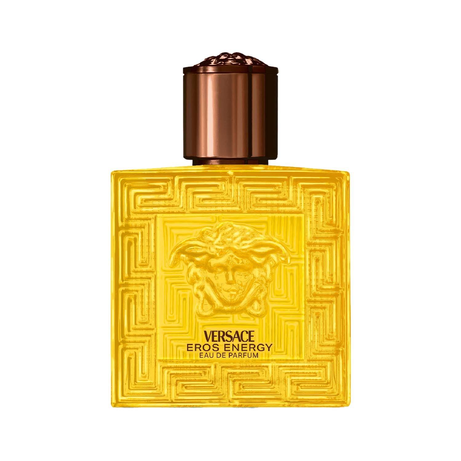Flacone giallo Versace Eros Energy. Tappo marrone. Forma quadrata con motivo in rilievo. Logo Versace visibile.
