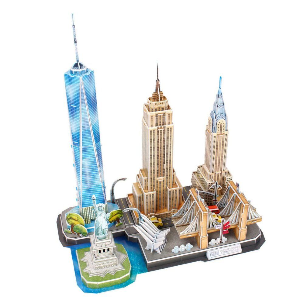 Puzzle 3D New York Skyline. Modelli di grattacieli e Statua della Libertà su base. Edifici blu e color legno.