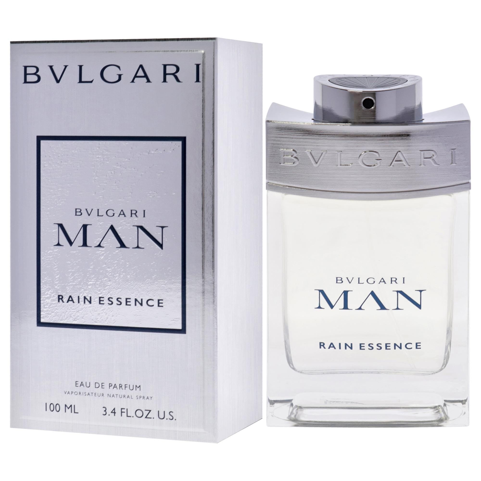 Flacone e confezione di Bvlgari Man Rain Essence Eau de Parfum. Flacone accanto a scatola argentata con logo e nome.
