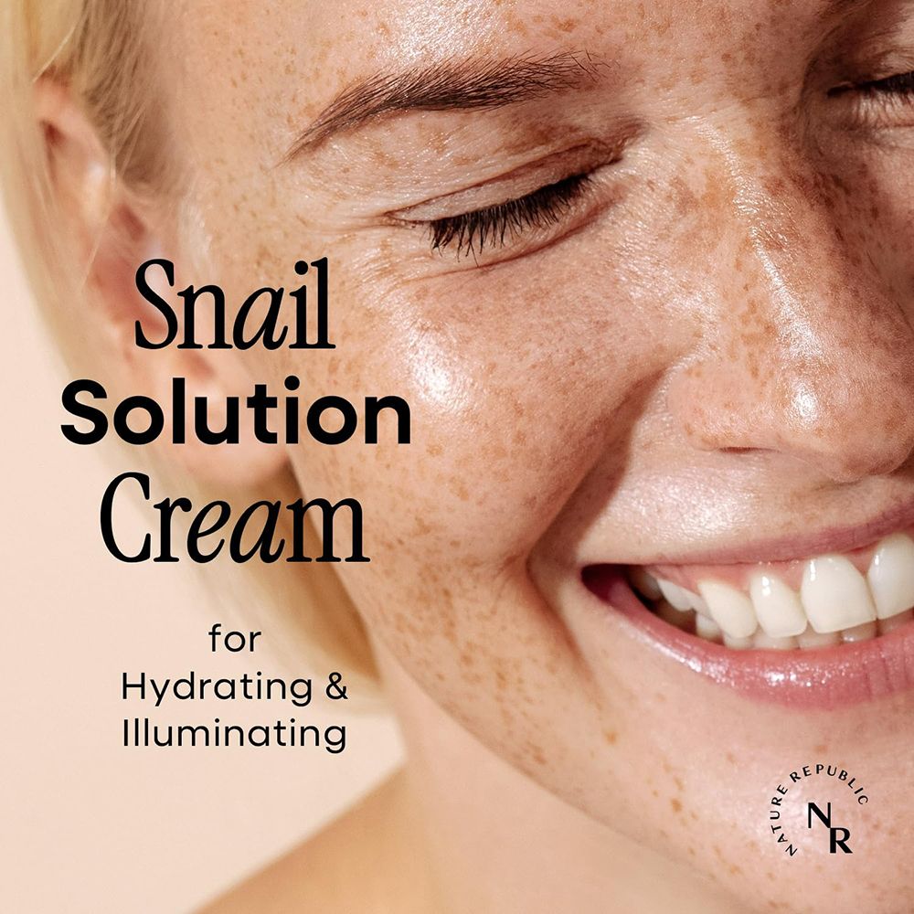 Volto di donna con testo: Snail Solution Cream. Per idratare e illuminare. Logo: NATURE REPUBLIC.