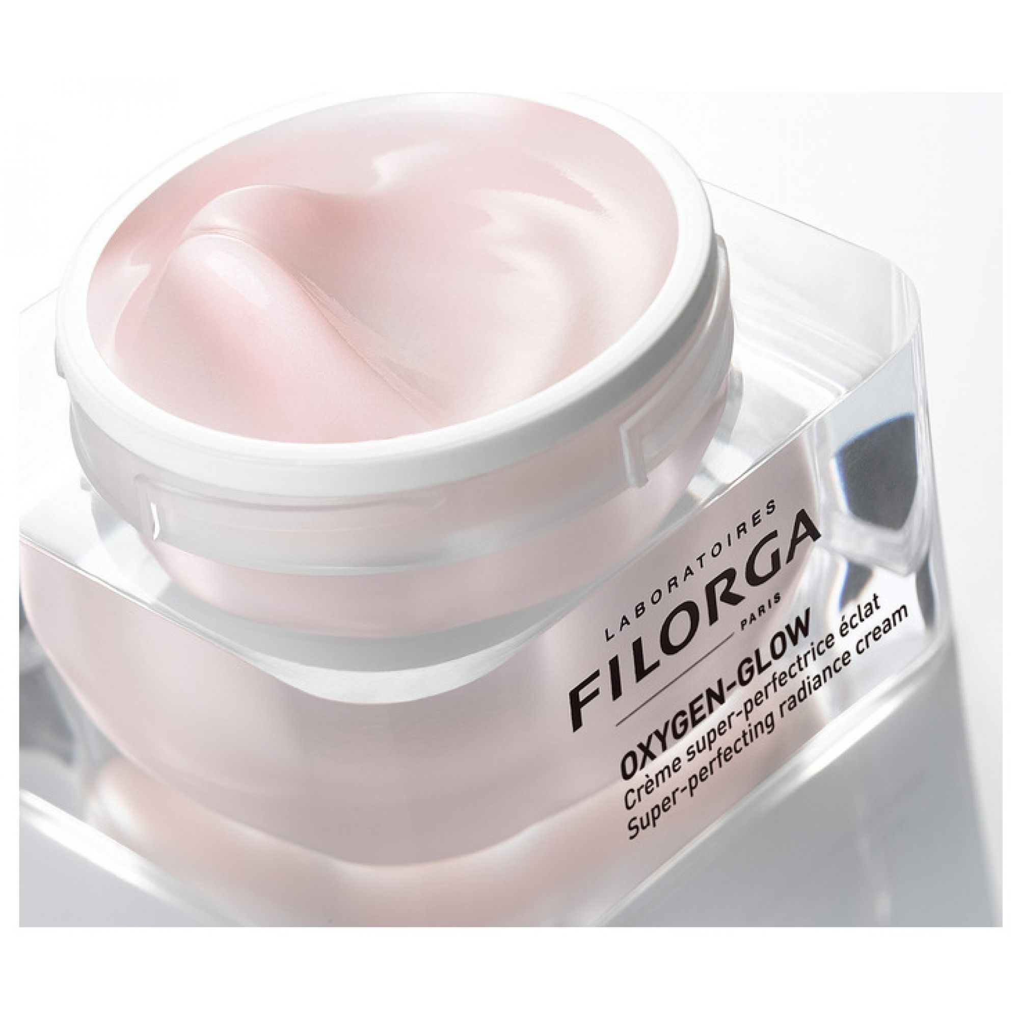 Filorga Oxygen-Glow Super-Perfecting Radiance Cream in un vasetto trasparente.