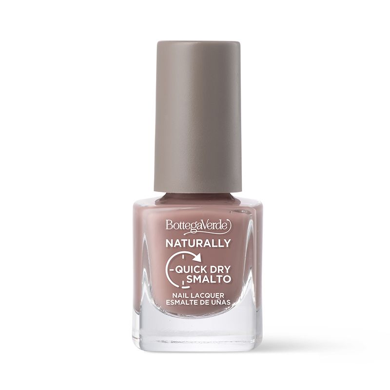 Flacone di smalto rosa, quadrato, con tappo marrone. Scritte: Bottega Verde, Naturally, Quick Dry Smalto.
