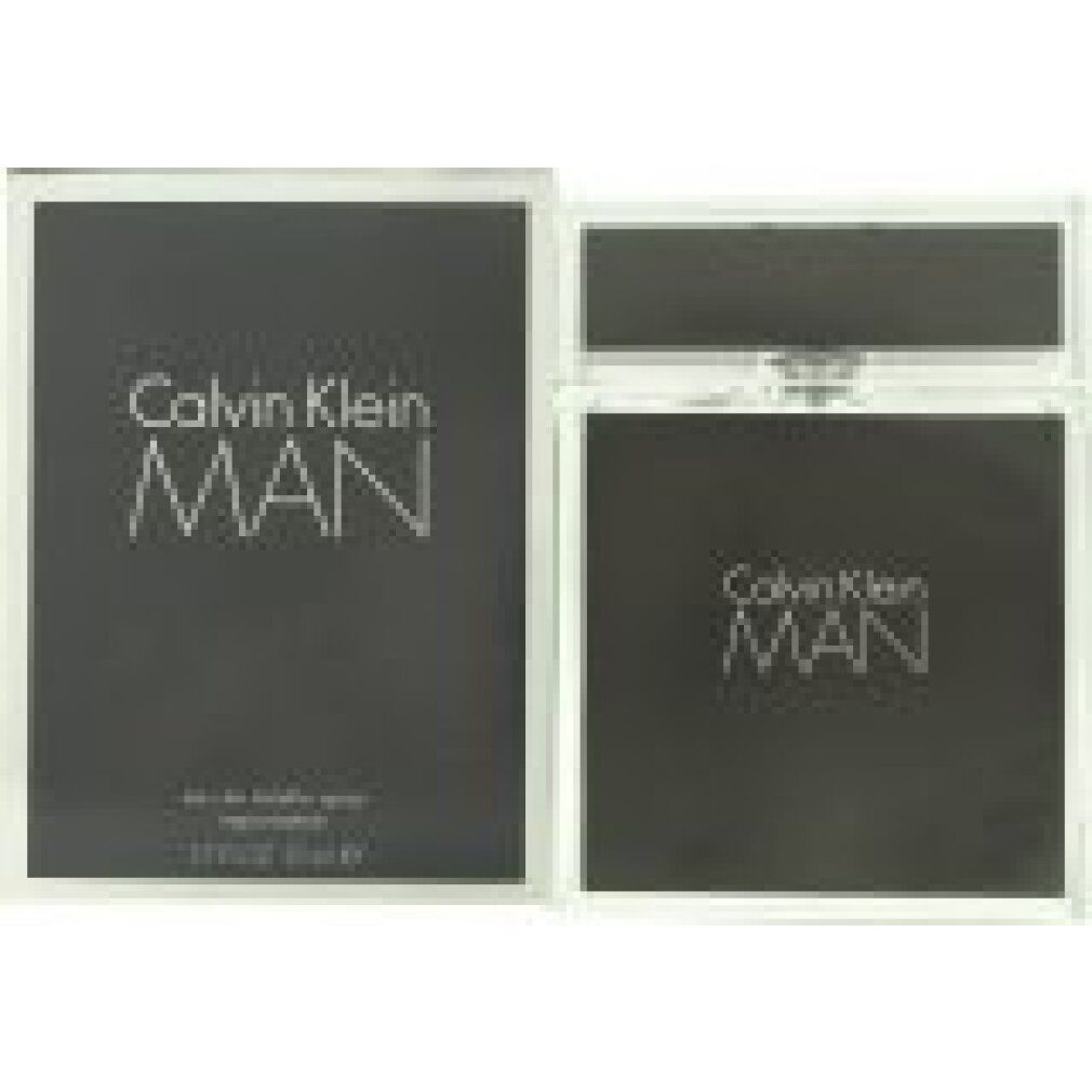 Confezione e flacone neri Calvin Klein Man. Scritta bianca. Flacone con vaporizzatore.