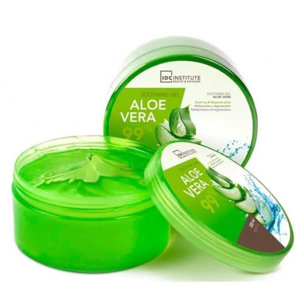 Gel verde in barattolo aperto, coperchio accanto. Scritta: Aloe Vera 99%, IDC INSTITUTE.