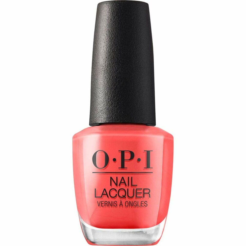 Flacone di smalto rosso con tappo nero. Scritta OPI Nail Lacquer. 15 ml.