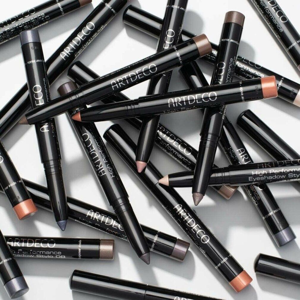 Diversi Artdeco High Performance Eyeshadow Stylo. Matite nere con punte colorate. Scritta: ARTDECO.