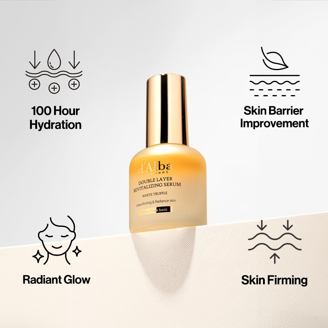 Flacone di siero con tappo dorato. Scritta: d'Alba, Double Layer Revitalizing Serum. Simboli: idratazione 100 ore, barriera cutanea.
