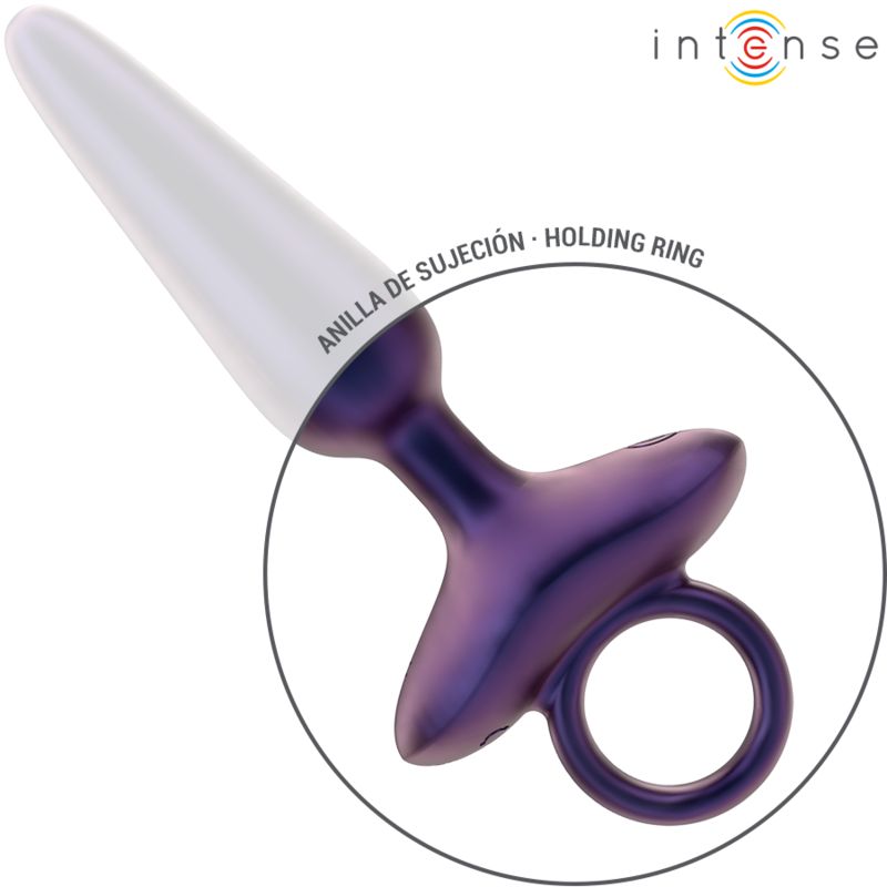Plug anale viola con anello. Testo: Anello di tenuta. Marchio: Intense. Primo piano con marcatura circolare.