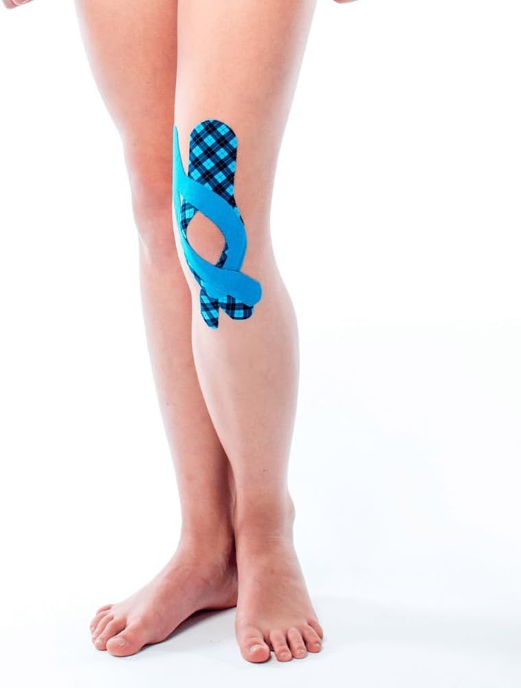 Rotolo di kinesio tape con motivo tartan. Ipoallergenico, resistente all'acqua, adesione 4-7 giorni.