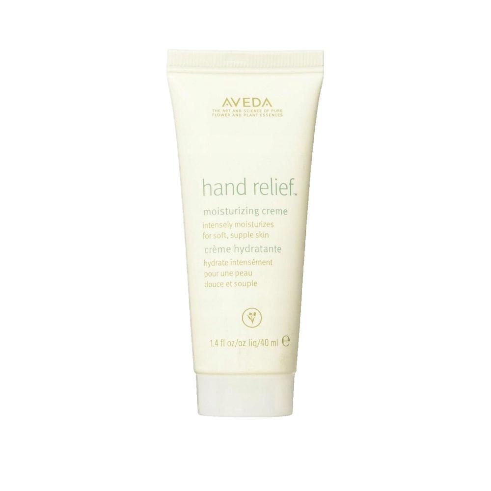 Tubo crema beige chiaro con tappo bianco. Testo: Hand Relief, Aveda. Contenuto: 40 ml.