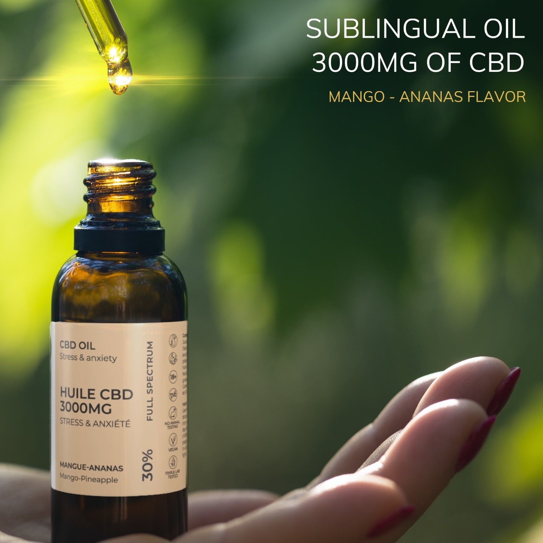 Flacone di vetro marrone con contagocce, gocce che cadono. Scritta: CBD Oil, 3000mg, Mango-Ananas. Mano che tiene il flacone.