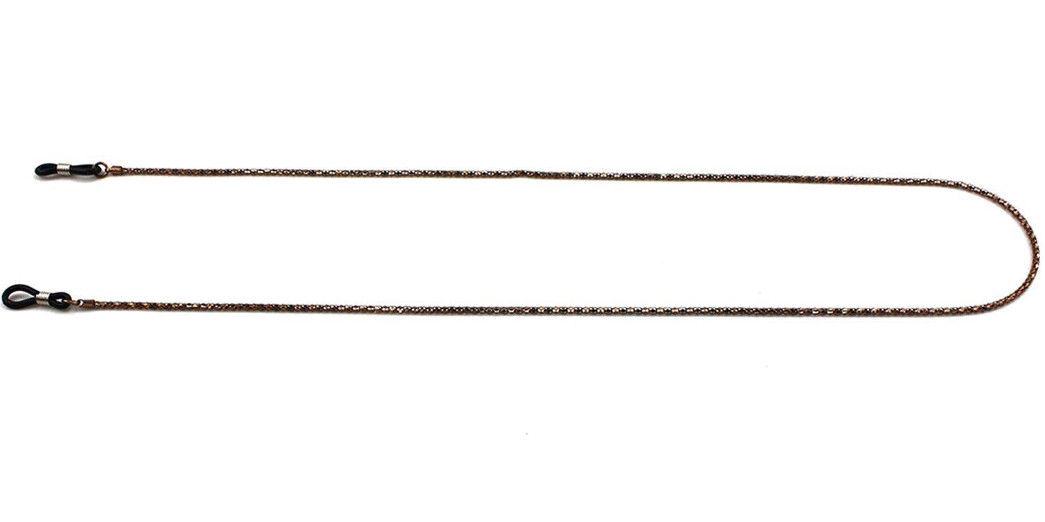 Catenina per occhiali intrecciata marrone-beige, anelli in gomma nera. Su sfondo bianco.