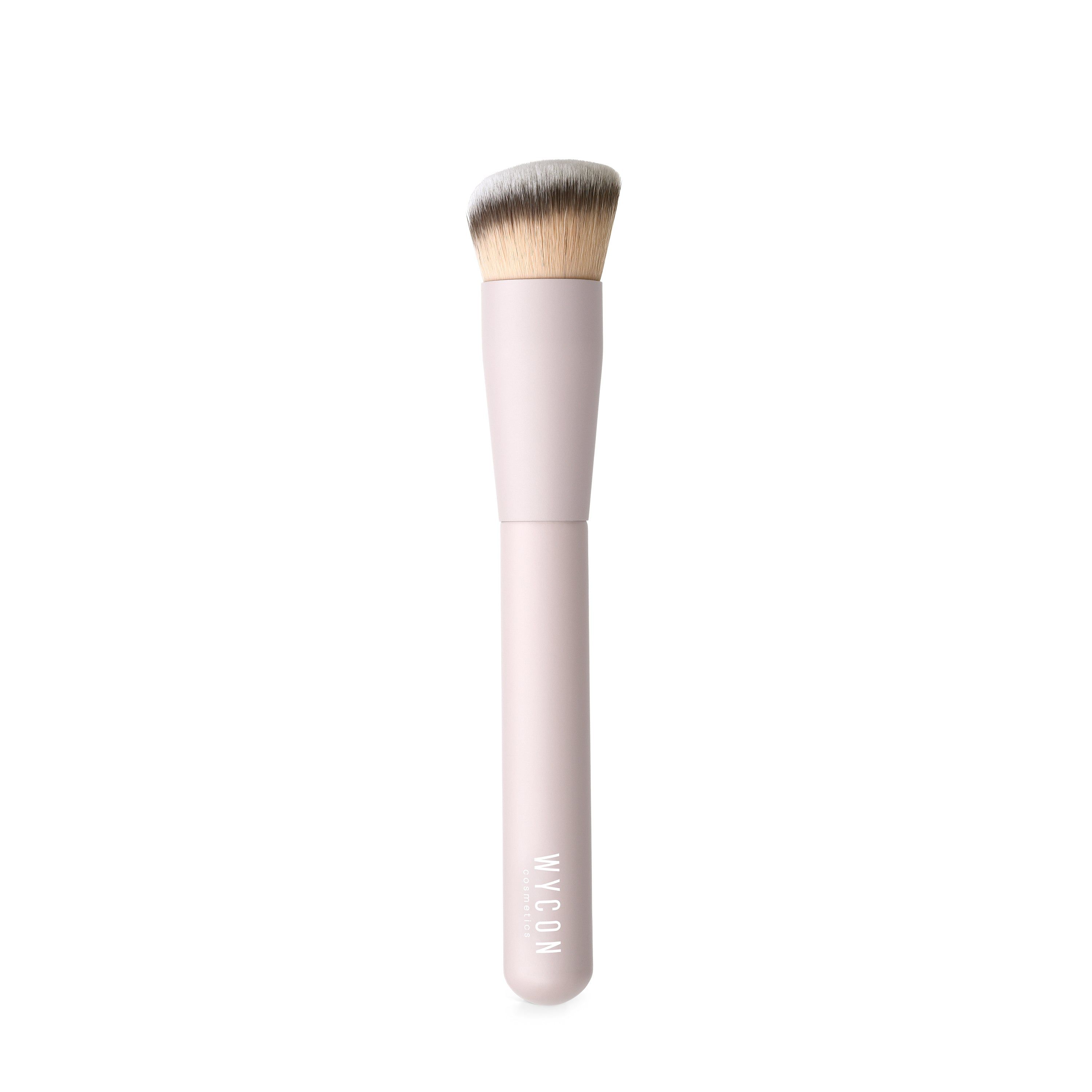 WYCON cosmetics F104 FOUNDATION FLAT Pennello viso kabuki per fondotinta liquidi ed in crema.