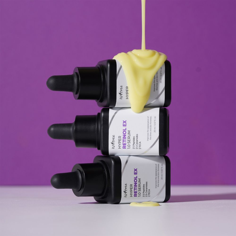 Tre flaconi ISNTREE Hyper Retinol EX 1.0 Serum impilati.
