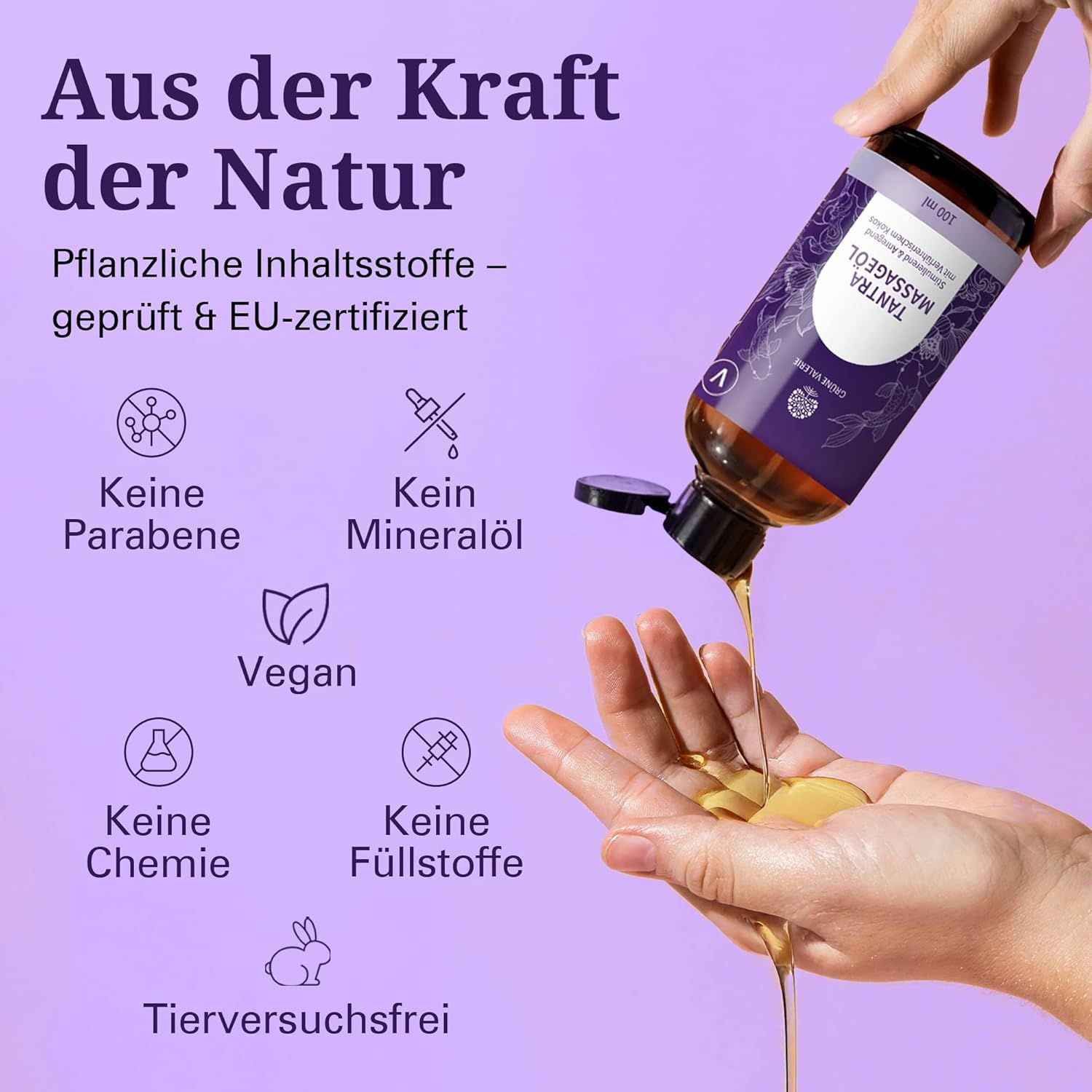 Mani versano olio da una bottiglia marrone. Scritta: Tantra Massageöl. Testo: Dalla forza della natura. Vegano.