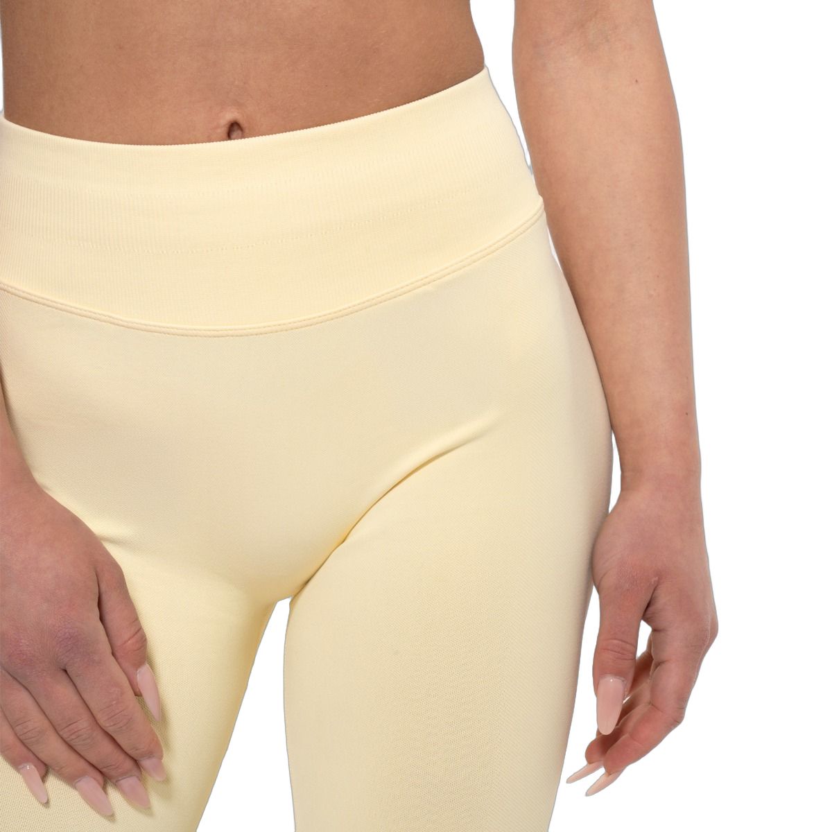 Primo piano leggings donna giallo burro, vita alta.