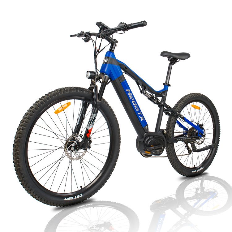 E-MTB HedaTX TX11 nero-blu. Motore centrale, batteria 48V 15Ah. Vista tre quarti, su sfondo bianco.