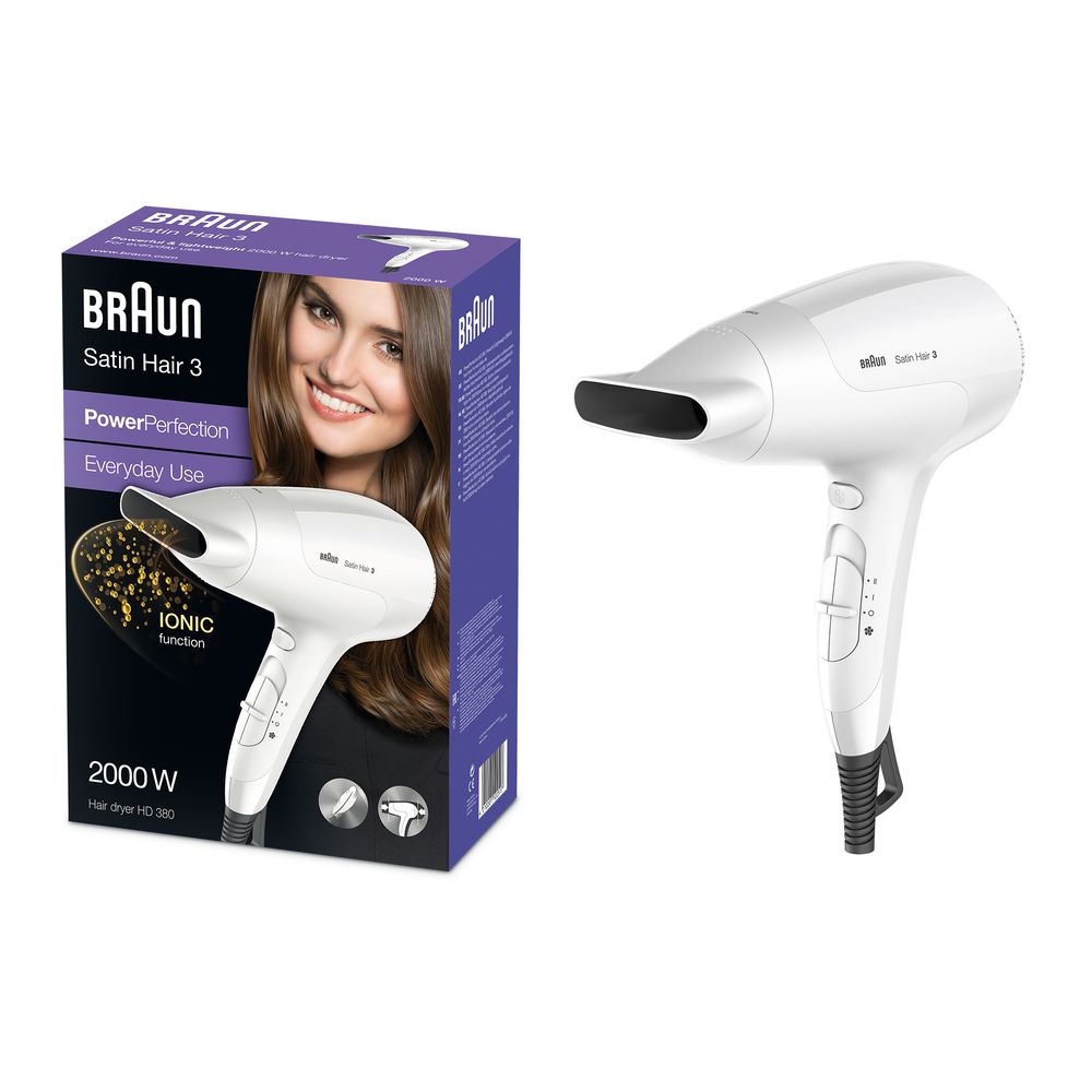Asciugacapelli e confezione. Marchio Braun, modello Satin Hair 3. Confezione mostra prodotto e donna. 2000W, funzione Ionic.