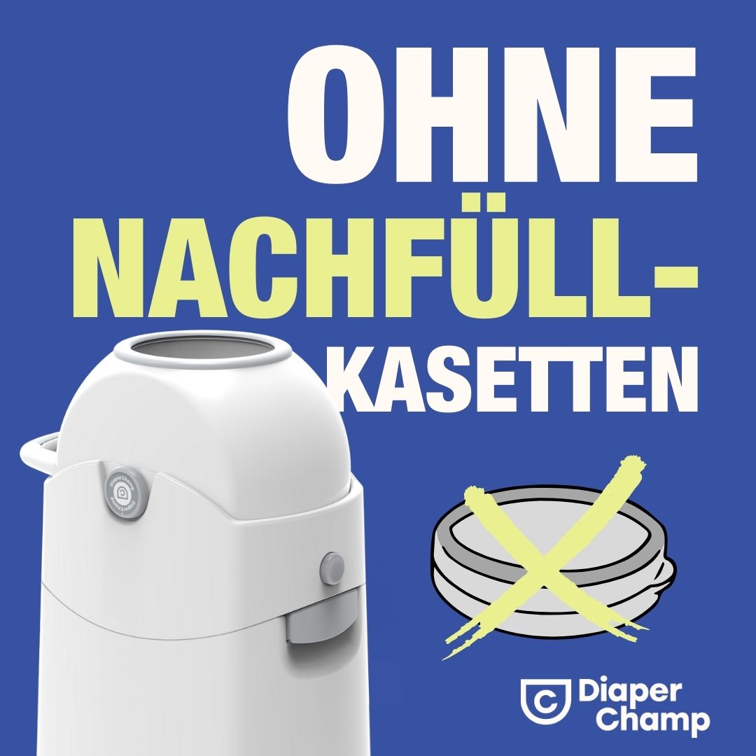 Bidone per pannolini bianco con coperchio e maniglia. Testo: OHNE NACHFÜLL-KASSETTEN. Logo: Diaper Champ.