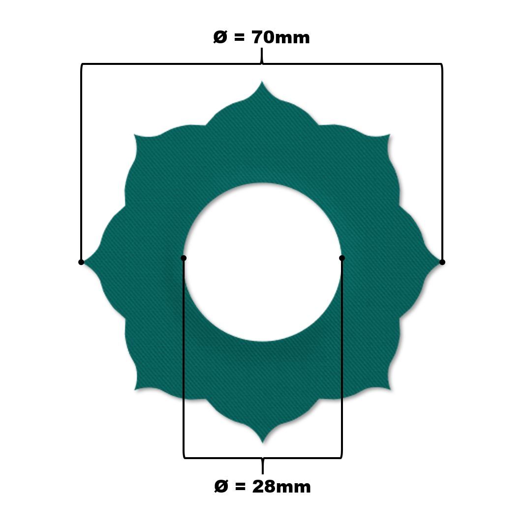 Anello turchese a forma di fiore con foro. Diametro 70mm, foro 28mm. Linee nere con misure.