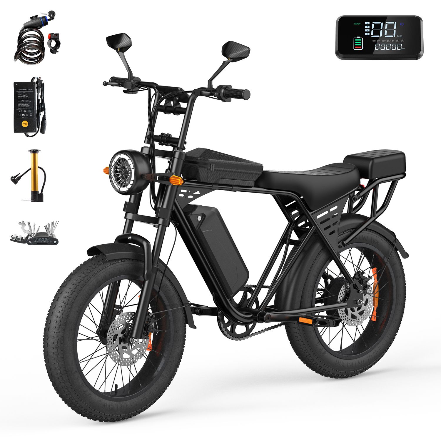 E-bike nera con faro, portapacchi e accessori. Display digitale con informazioni sulla batteria. Sfondo bianco.