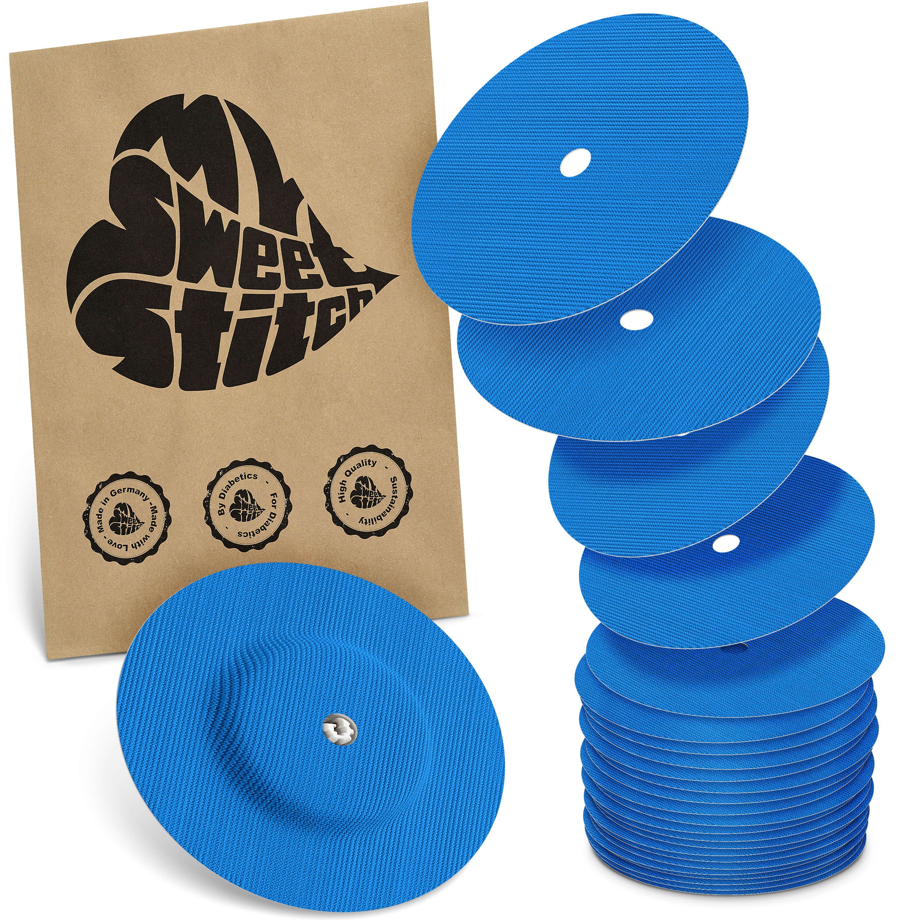 Busta con logo "My Sweet Stitch" e cerotti blu rotondi con foro di ventilazione. Alcuni cerotti sono impilati.