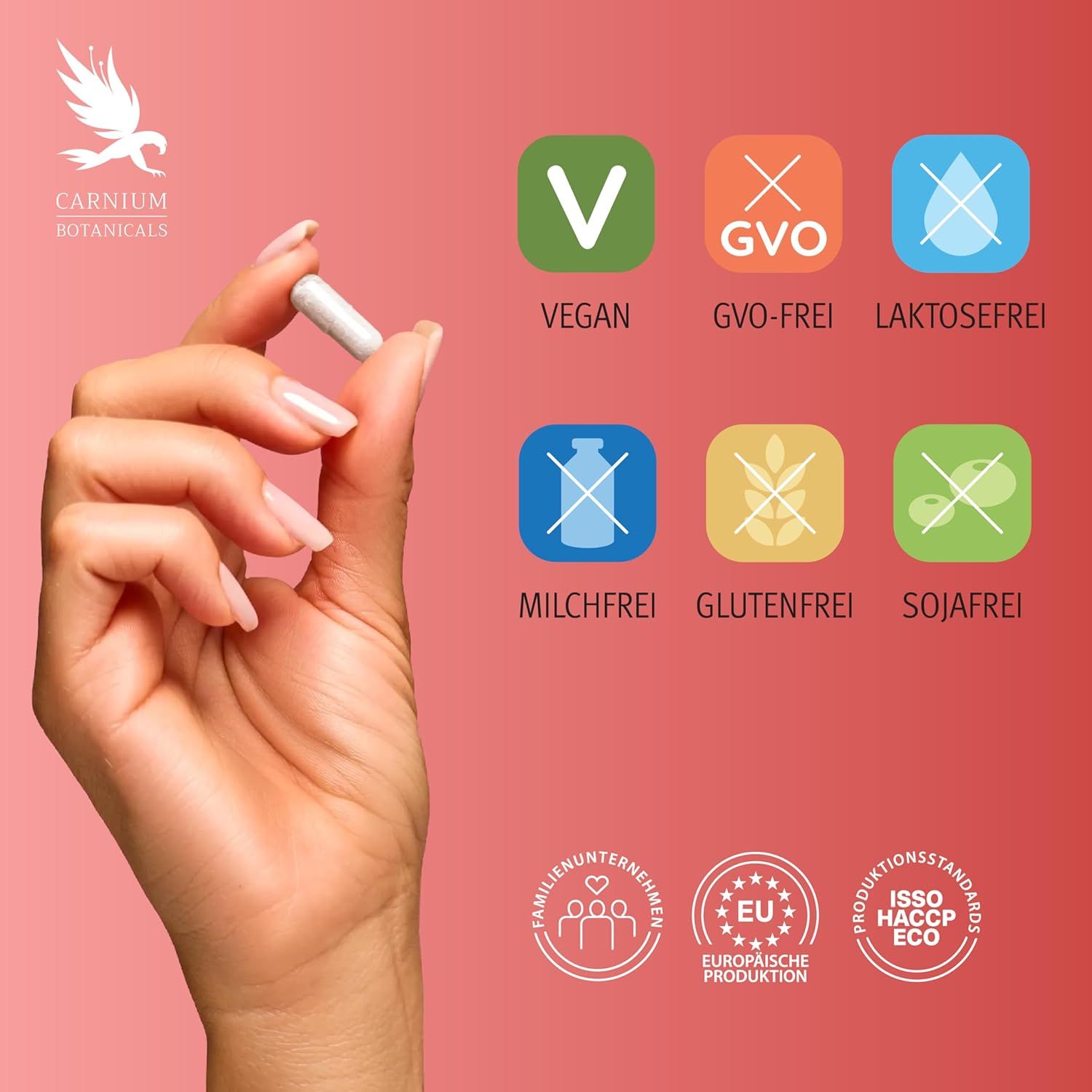 Mano che tiene una capsula. Loghi: Vegano, senza OGM, senza lattosio, senza latte, senza glutine, senza soia. Certificazioni: azienda familiare, produzione UE, ISO HACCP.