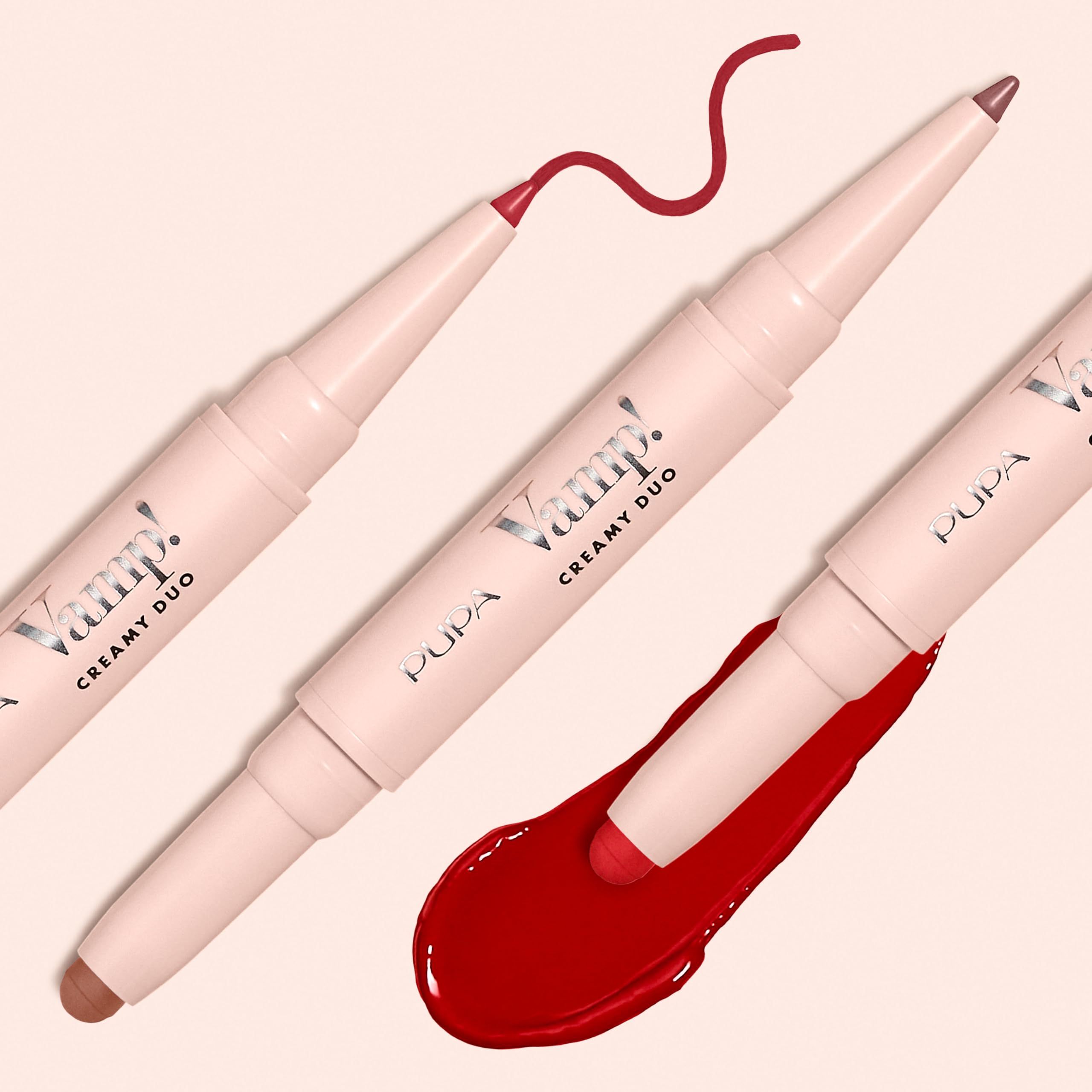 Tre rossetti PUPA VAMP CREAMY DUO. Tratto e punta di rossetto rosso. Stick rosa con testo.