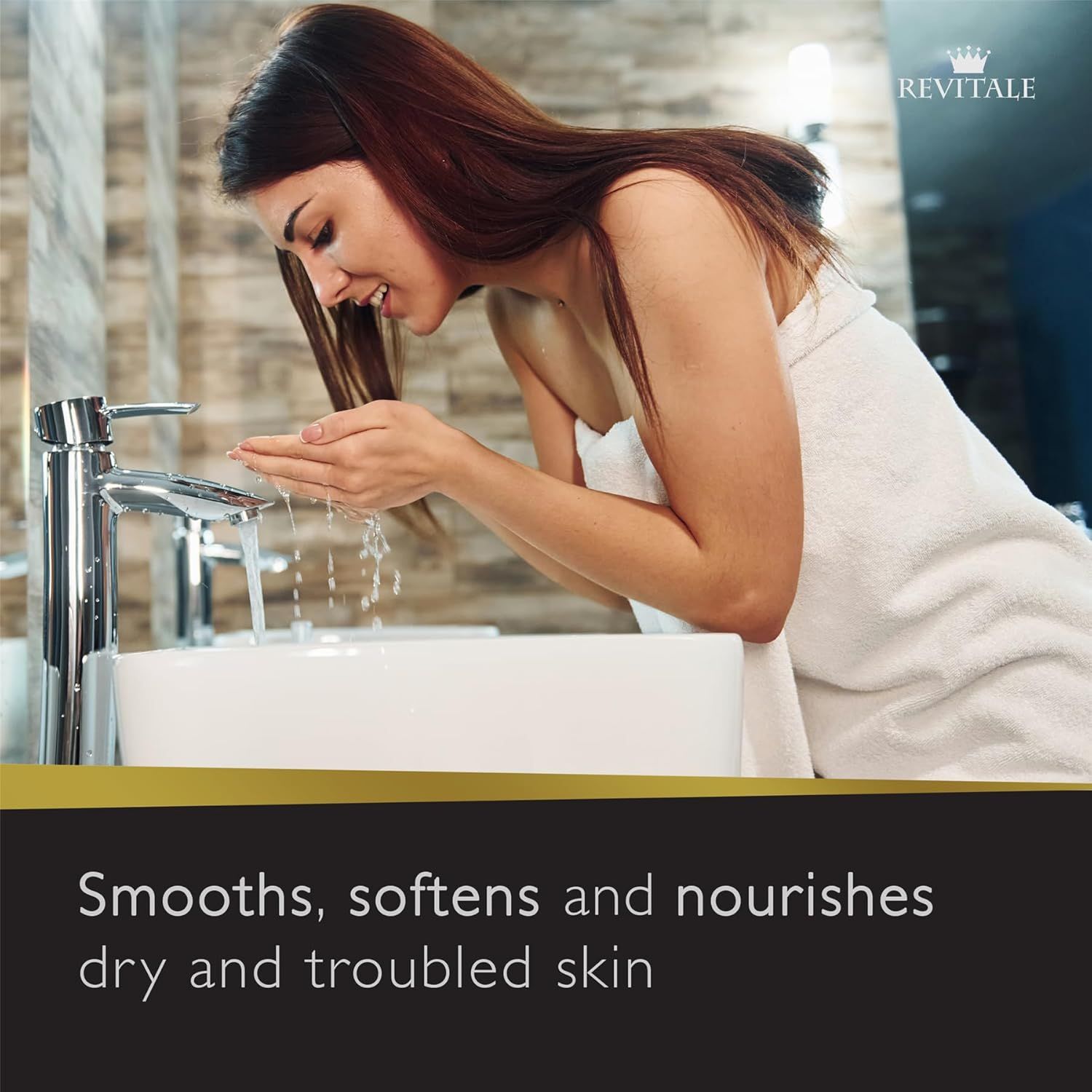 Donna che si lava al lavandino. Testo: Leviga, ammorbidisce e nutre la pelle secca e problematica.