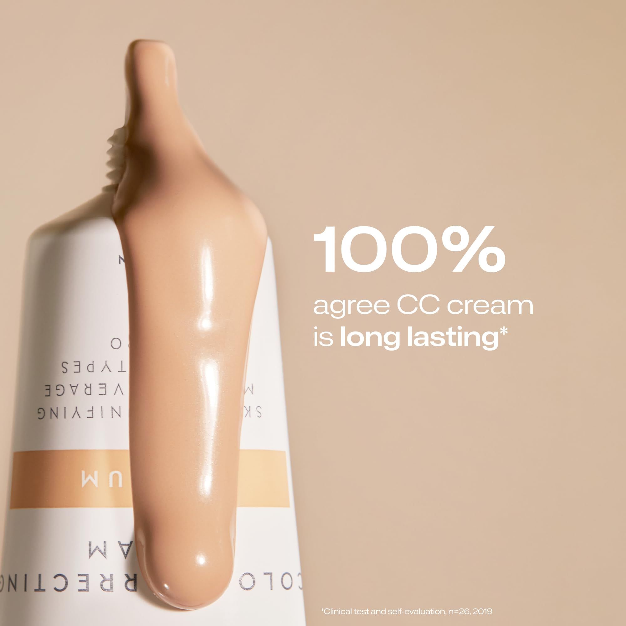 Tubo di crema con crema che fuoriesce. Testo: 100% agree CC cream is long lasting.